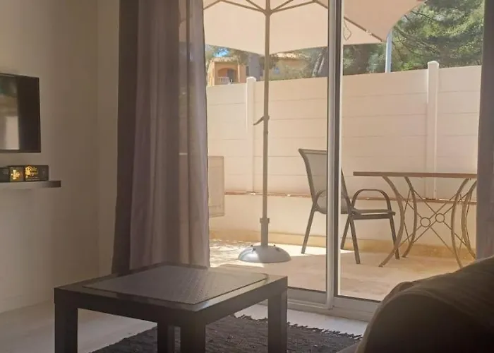 Antheor Cap Roux Βίλα