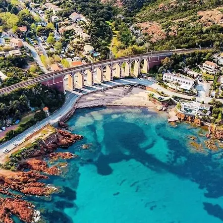 Antheor Cap Roux Вілла Сен-Рафаель