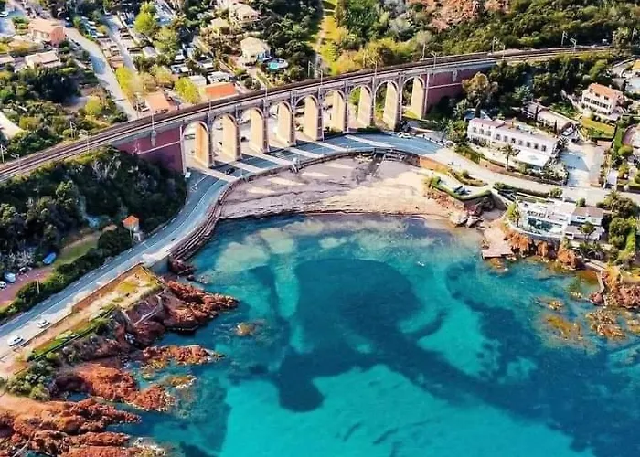 Antheor Cap Roux Вілла Сен-Рафаель